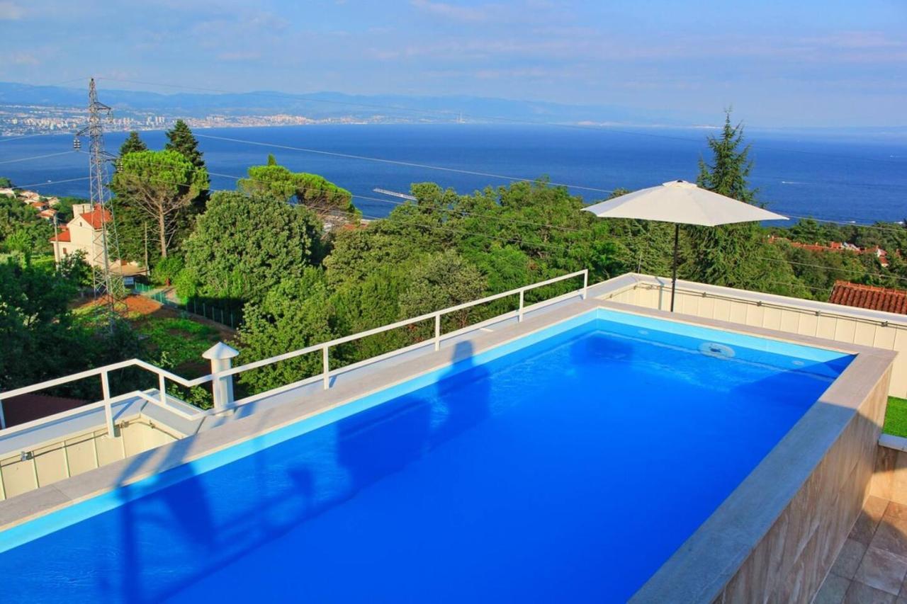 Apartment Mara Opatija With Rooftop Swimming Pool Ičići المظهر الخارجي الصورة