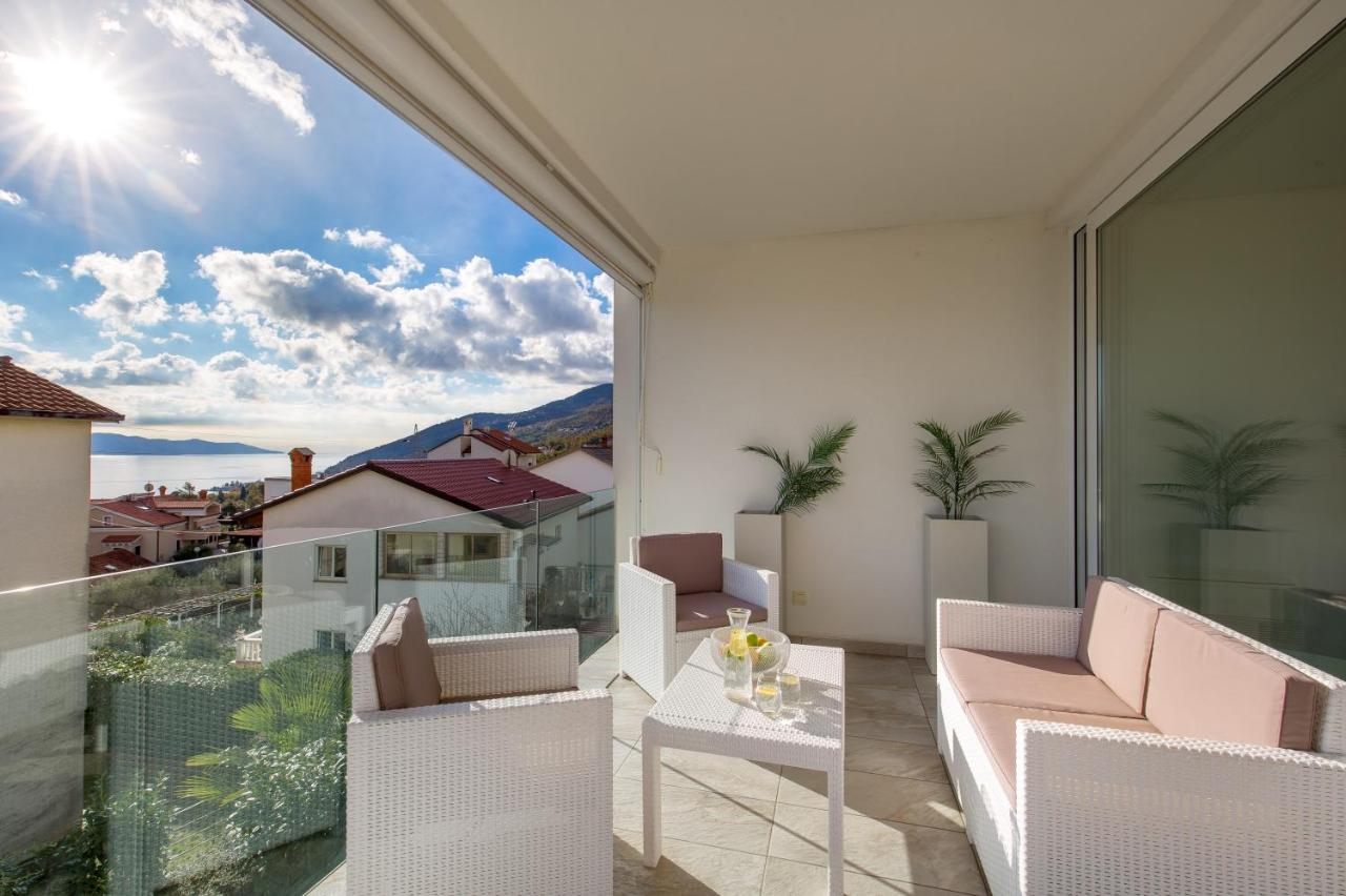 Apartment Mara Opatija With Rooftop Swimming Pool Ičići المظهر الخارجي الصورة